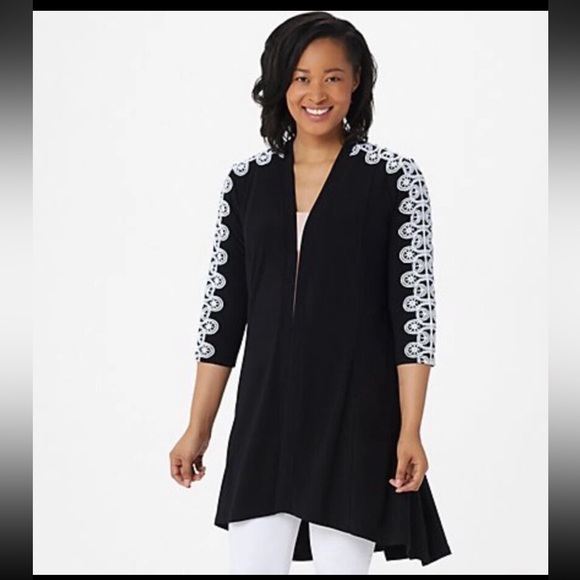 dennis basso Pants - Dennis Basso Caviar Crepe Duster with Lace Trim Black with white trim with pants